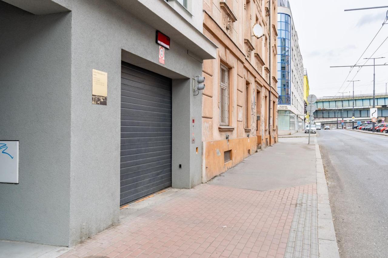 Brand New Studio Apartment #51 With Free Secure Parking In The Center Прага Экстерьер фото